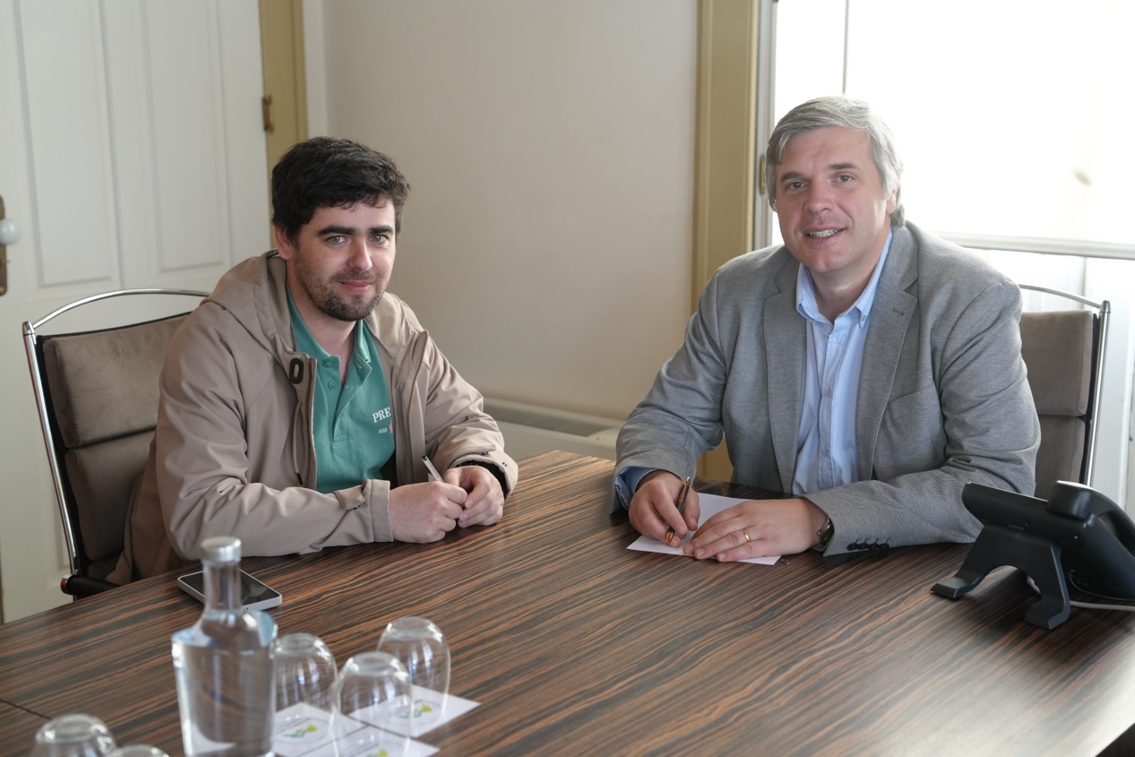 Presidente da Câmara com Presidente da Junta de Vilar de Ferreiros