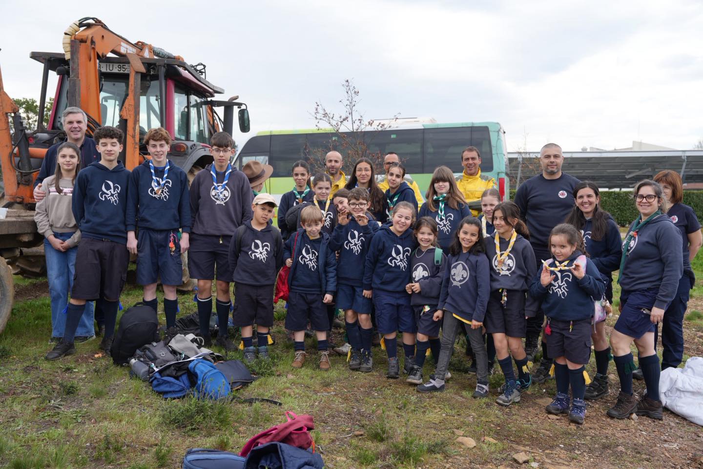 Grupo que comemorou o Dia Mundial da Árvore