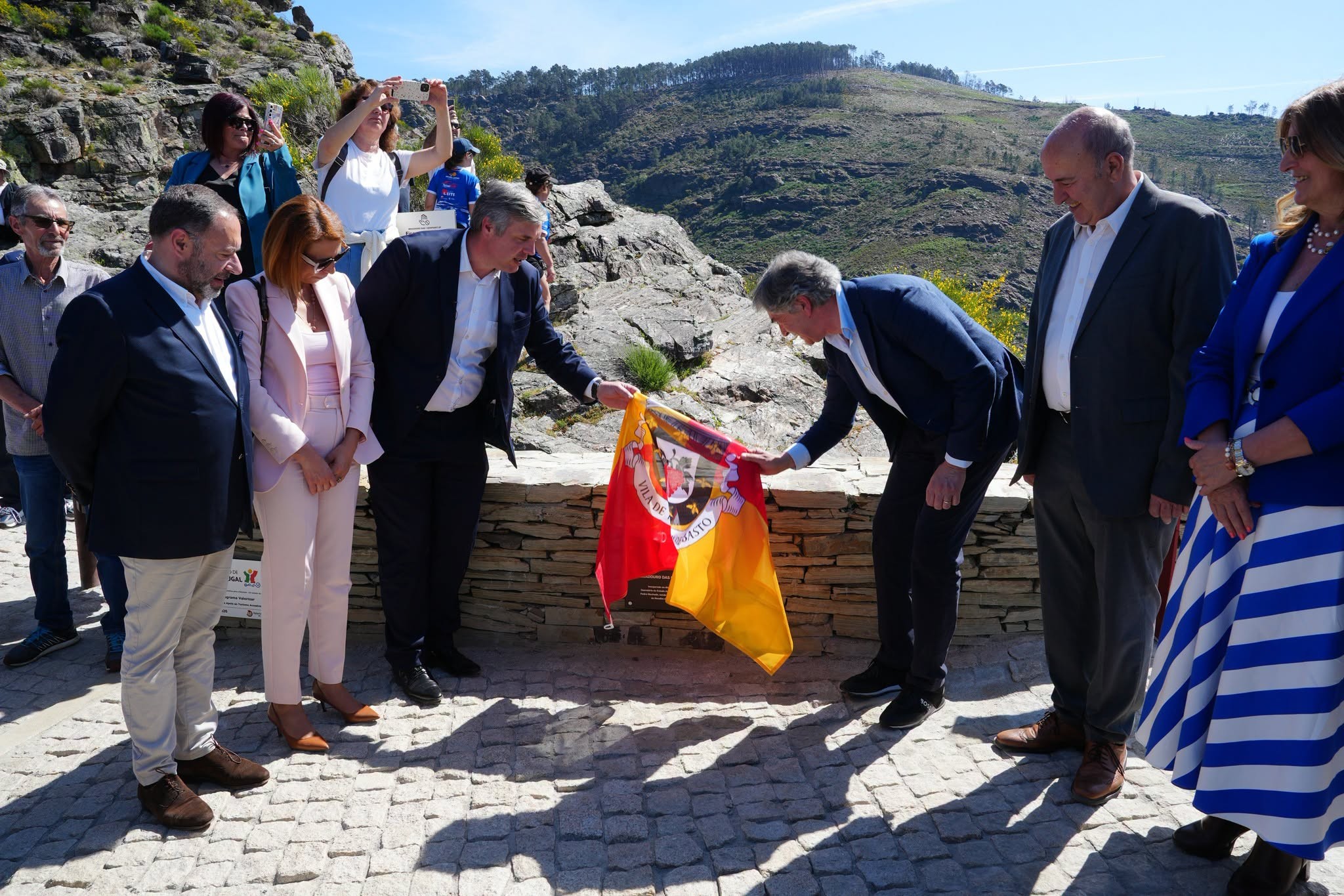 Descerrar da Placa de Inauguração do Miradouro das Fisgas de Ermelo