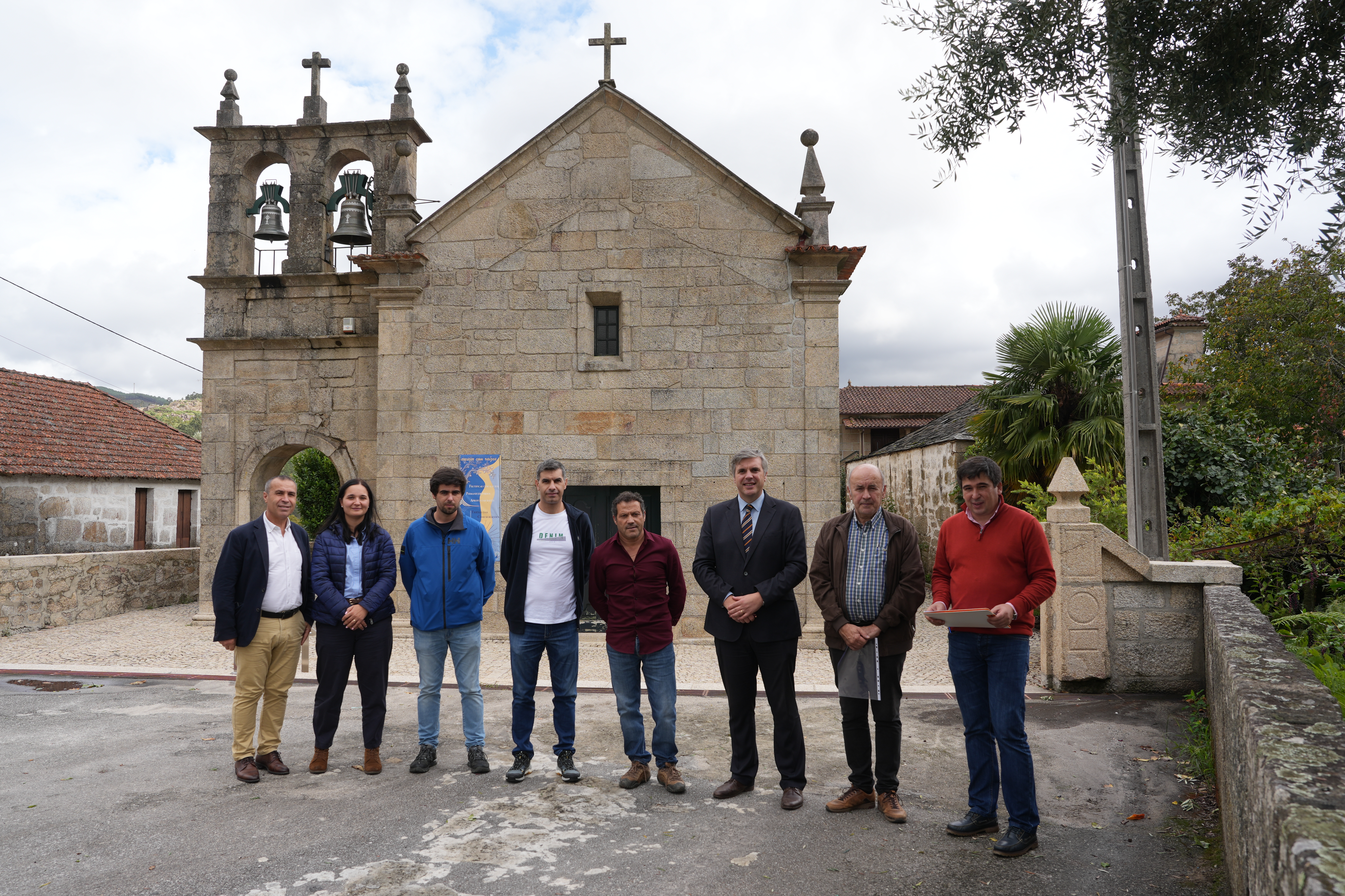 Obra de "Requalificação da Envolvente da Igreja Paroquial e Construção de Casa Mortuária de Vilar de Ferreiros" já foi adjudicada